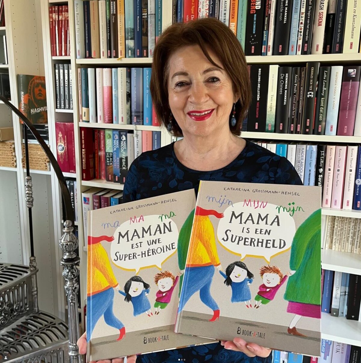 Agnes Verboven met een prentenboek